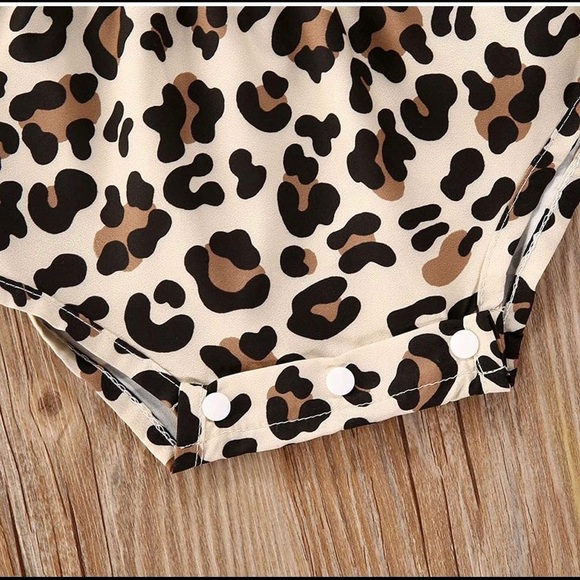 🐆👶 NWT Leopard Cutie Pie Baby Romper Set (Size 18-24 Months) - Picture 4 of 5
